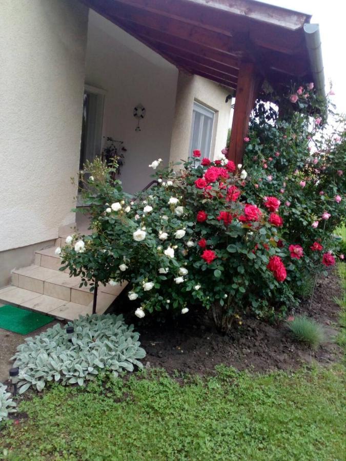 Uj Elet Weekend House Villa Balatonkeresztúr Eksteriør bilde